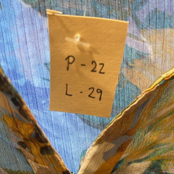 Fig and Flower Floral button down blouse - Picture 8 of 8